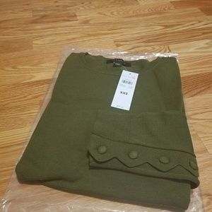 NWT Ann Taylor scalloped sleeve button sweater